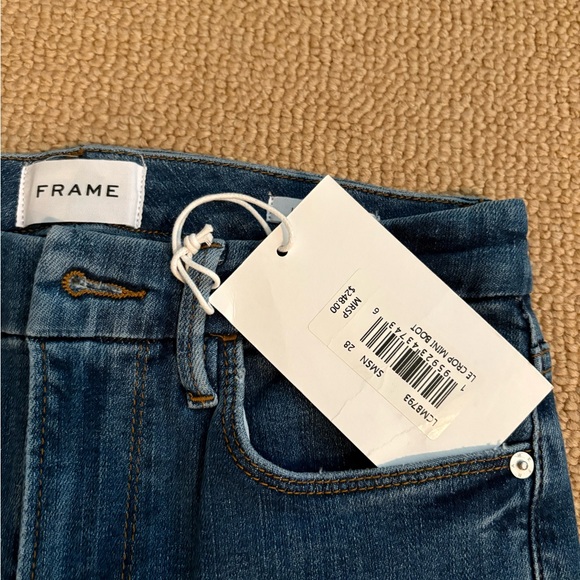 Frame Le Crop Mini Boot Jeans. Size 28. NWT - Picture 2 of 3